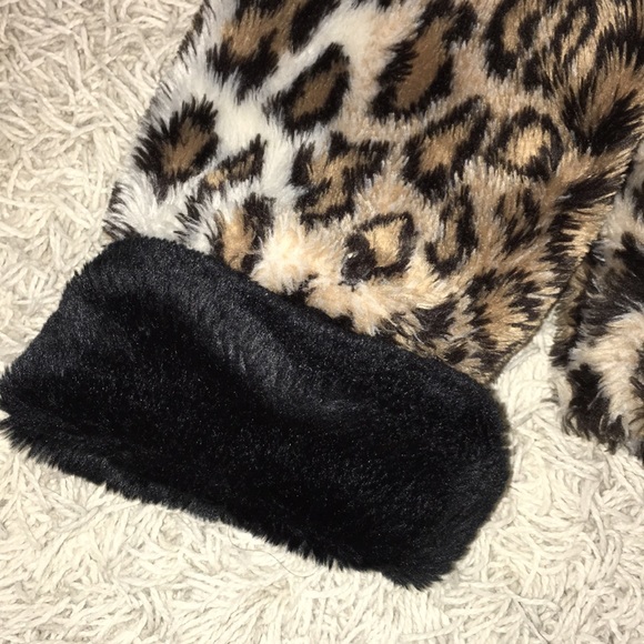 Casual Time Faux-Fur Leopard Print Coat - Picture 5 of 8